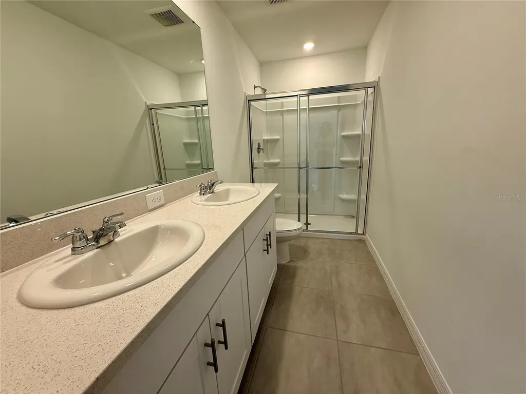 2996 Skyline Loop Kissimmee FL 34758