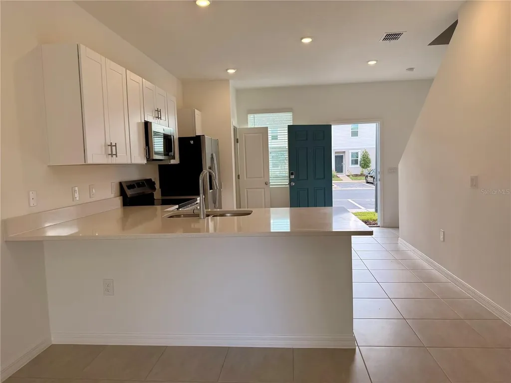 2996 Skyline Loop Kissimmee FL 34758