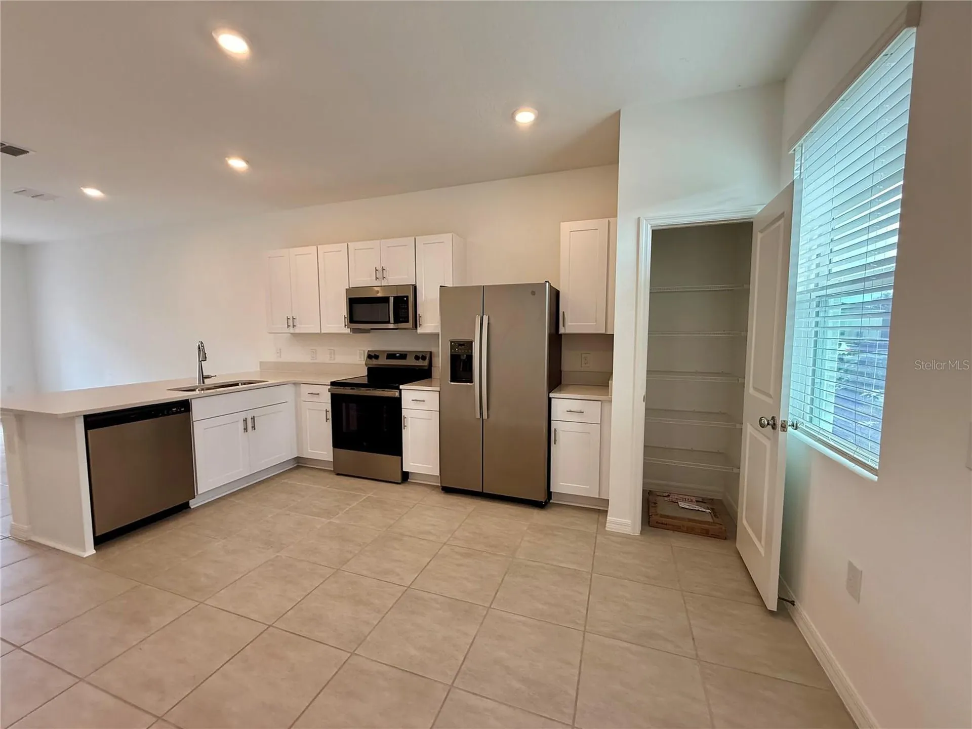 2996 Skyline Loop Kissimmee FL 34758