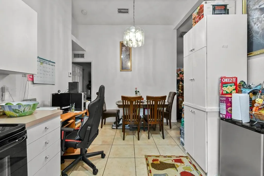 1125 40th Street S St Petersburg FL 33711