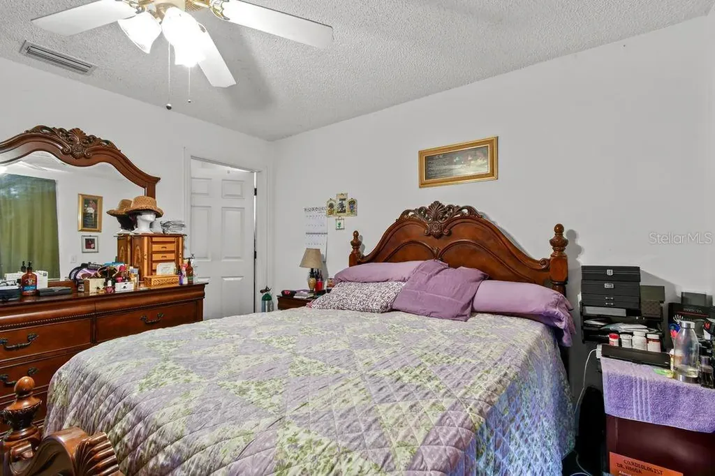 1125 40th Street S St Petersburg FL 33711