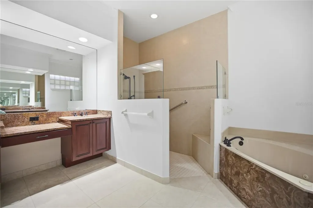 6507 41st Court E Sarasota FL 34243