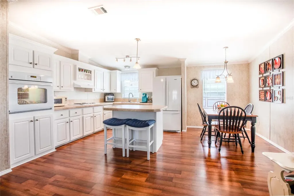 2100 Kings Highway Port Charlotte FL 33980