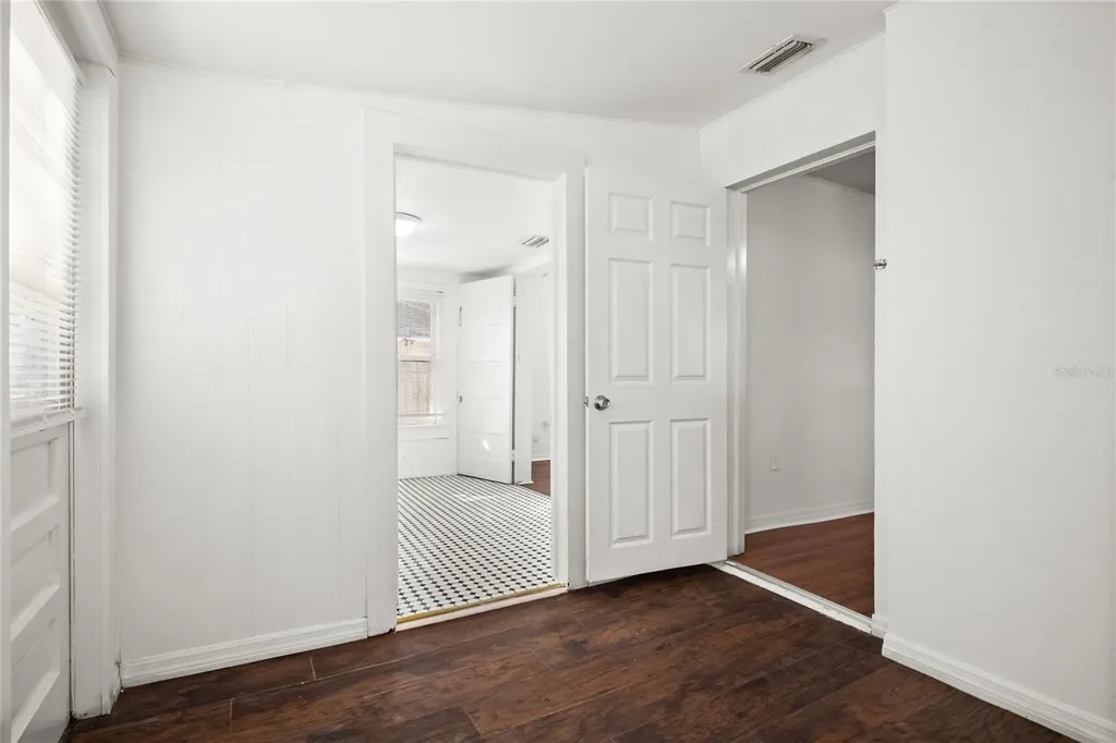 211 E Cluster Avenue Tampa FL 33604