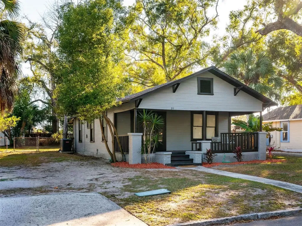 211 E Cluster Avenue Tampa FL 33604