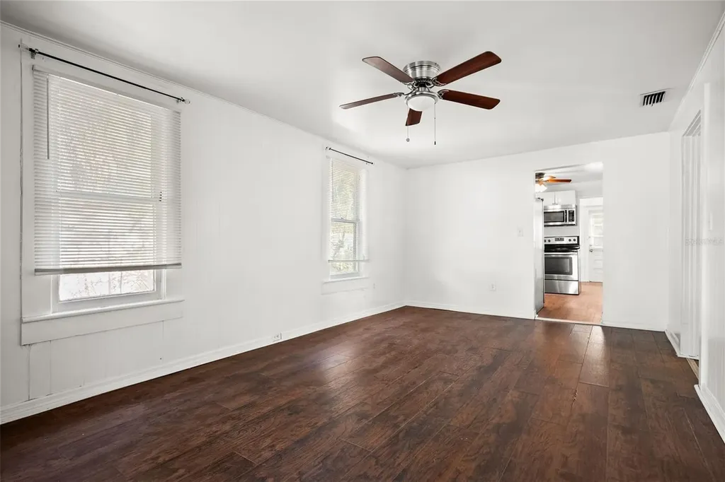 211 E Cluster Avenue Tampa FL 33604