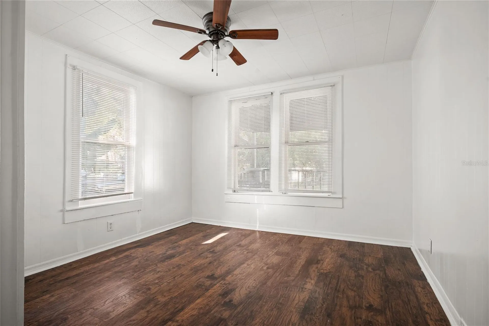211 E Cluster Avenue Tampa FL 33604