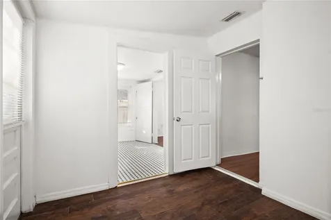 211 E Cluster Avenue Tampa FL 33604