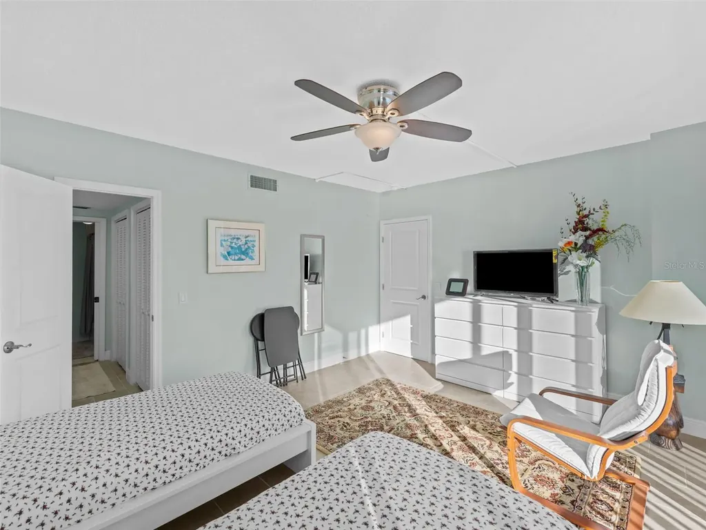 7100 Sunshine Skyway Lane S St Petersburg FL 33711