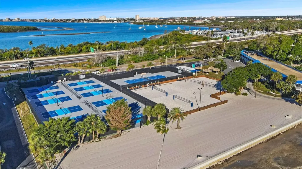 7100 Sunshine Skyway Lane S St Petersburg FL 33711