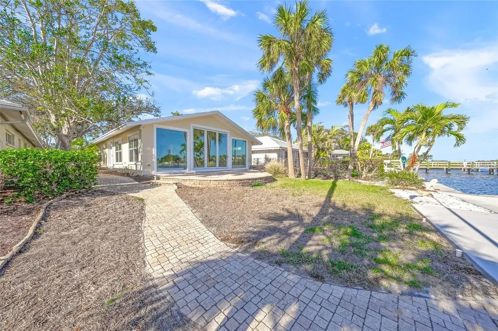 1358 Moonmist Drive Sarasota FL 34242