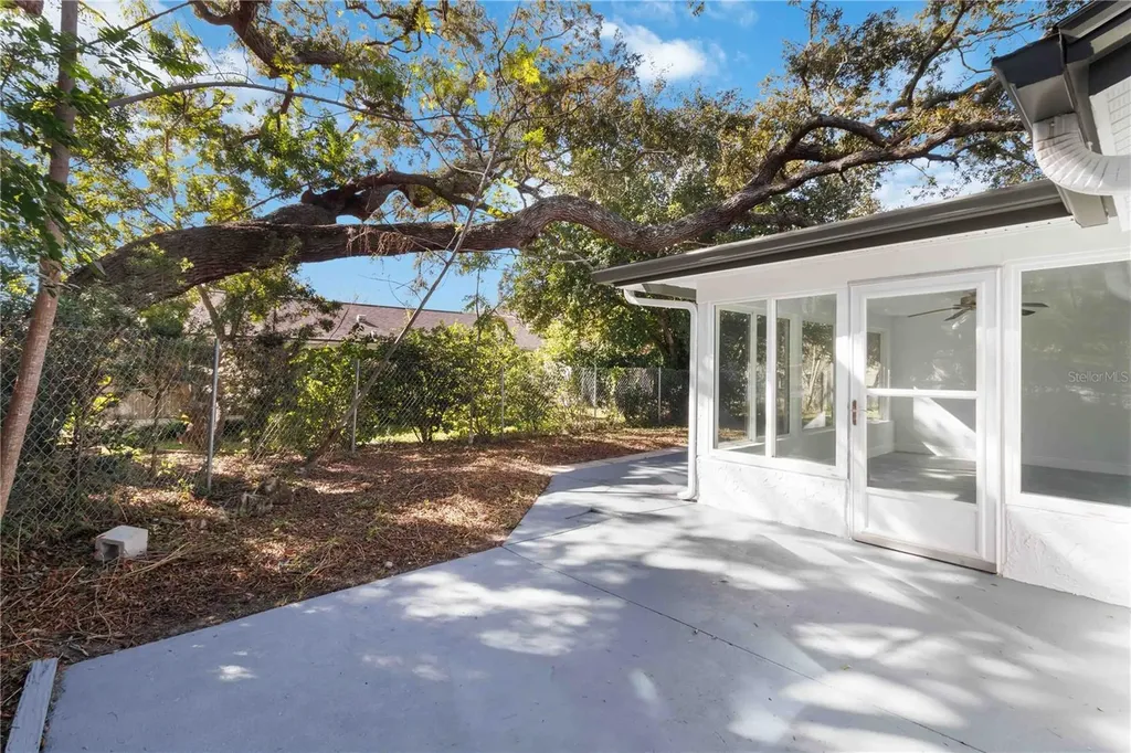 8026 Hunters Whip Row Circle Hudson FL 34667