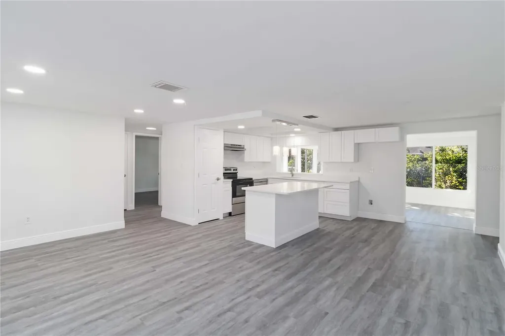 8026 Hunters Whip Row Circle Hudson FL 34667