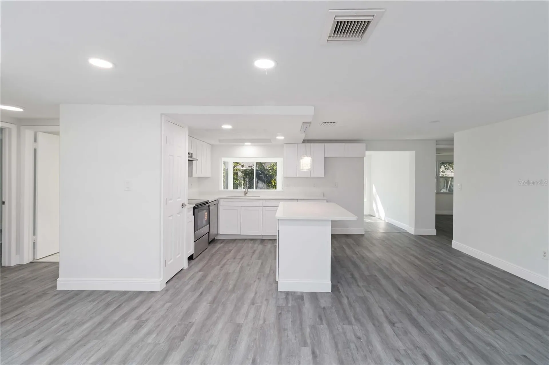 8026 Hunters Whip Row Circle Hudson FL 34667