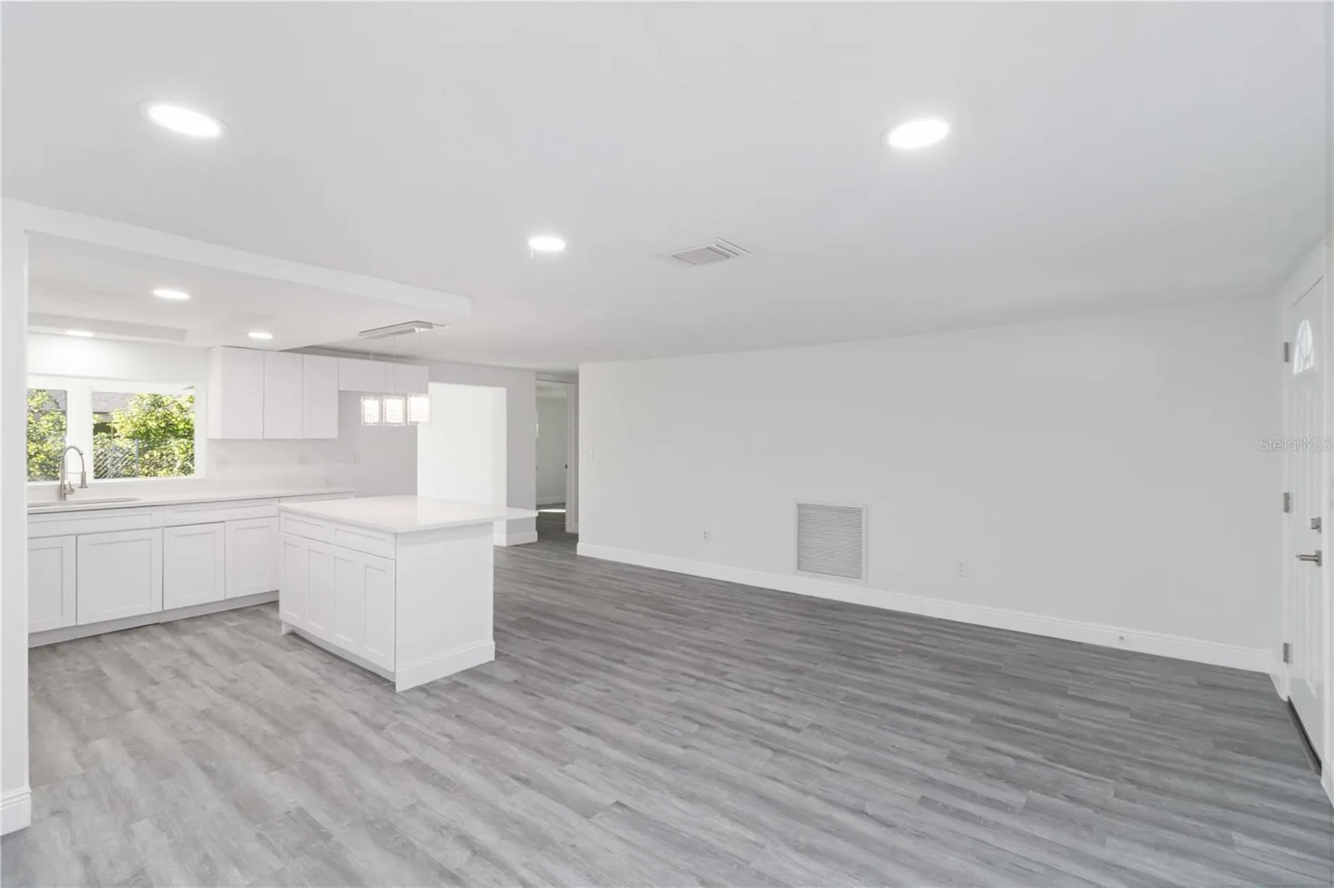 8026 Hunters Whip Row Circle Hudson FL 34667