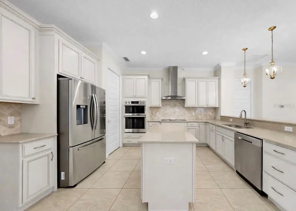 16005 42nd Glen E Parrish FL 34219