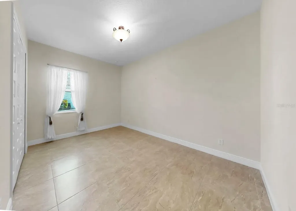 16005 42nd Glen E Parrish FL 34219