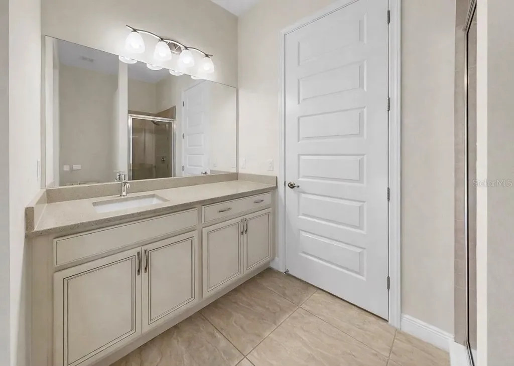 16005 42nd Glen E Parrish FL 34219