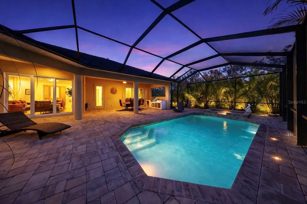 16005 42nd Glen E Parrish FL 34219