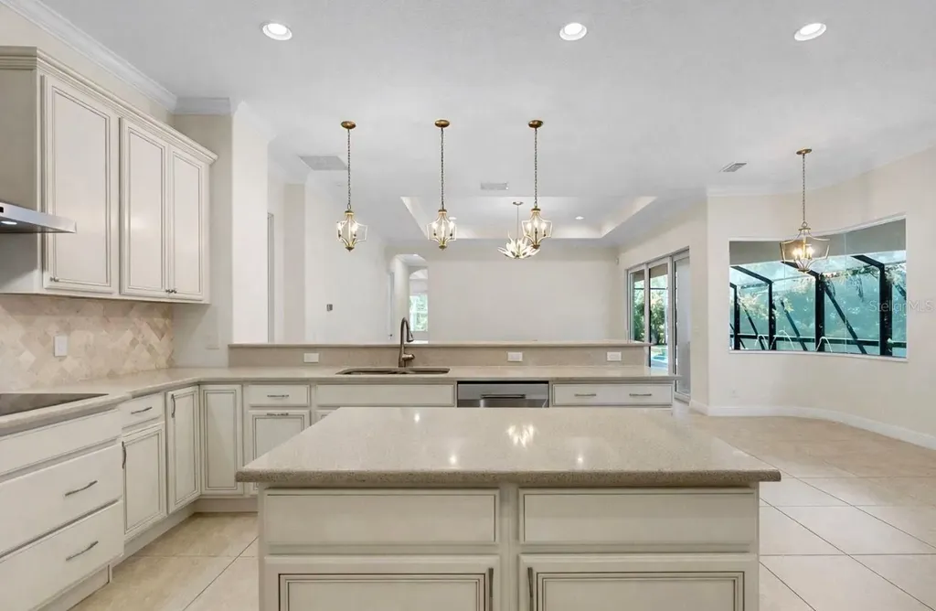 16005 42nd Glen E Parrish FL 34219
