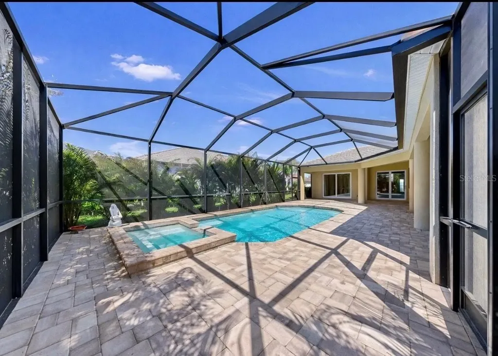 16005 42nd Glen E Parrish FL 34219