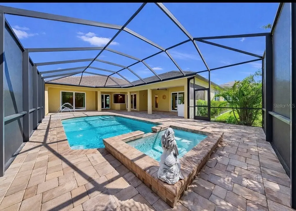 16005 42nd Glen E Parrish FL 34219