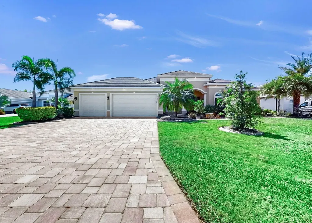 16005 42nd Glen E Parrish FL 34219