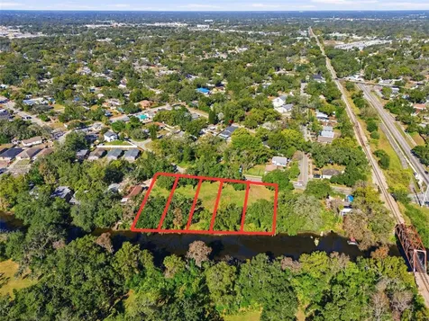 2011 E Mulberry Drive Tampa FL 33604