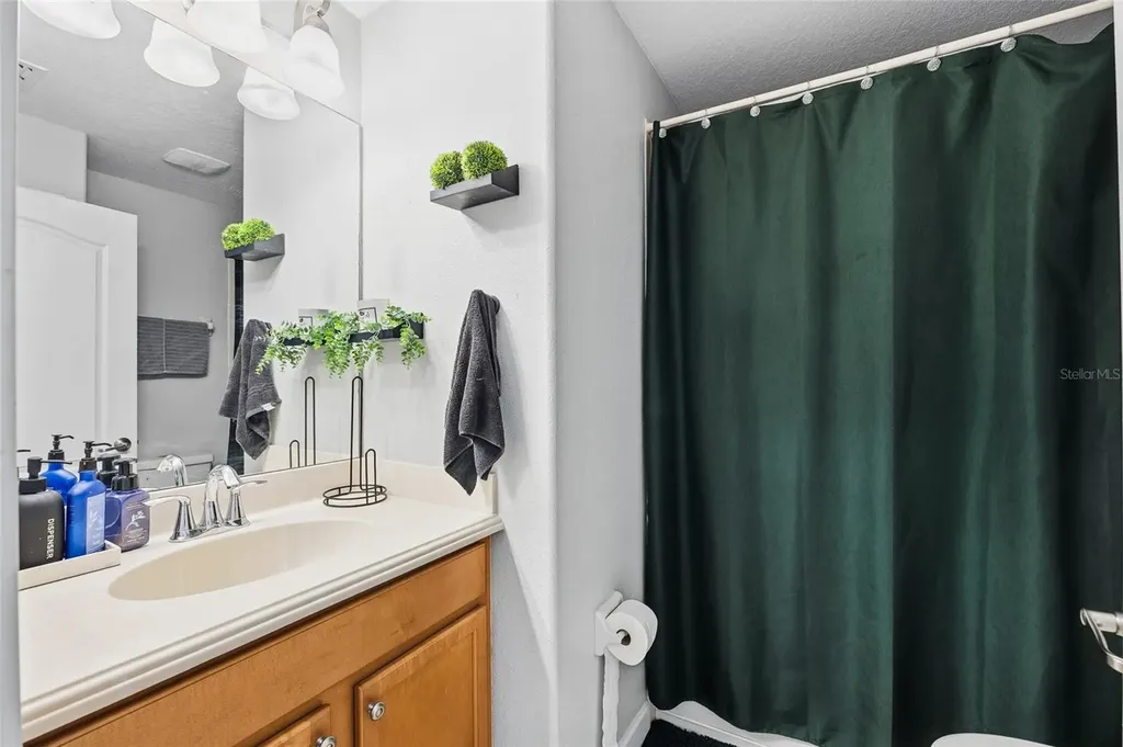 10019 Newminster Loop Ruskin FL 33573