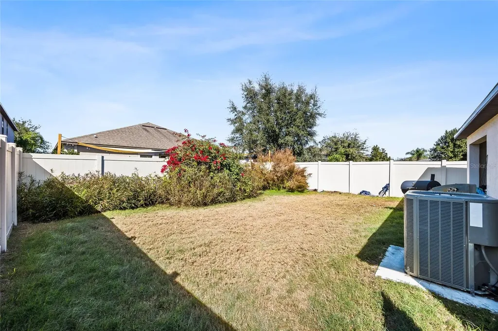 10019 Newminster Loop Ruskin FL 33573