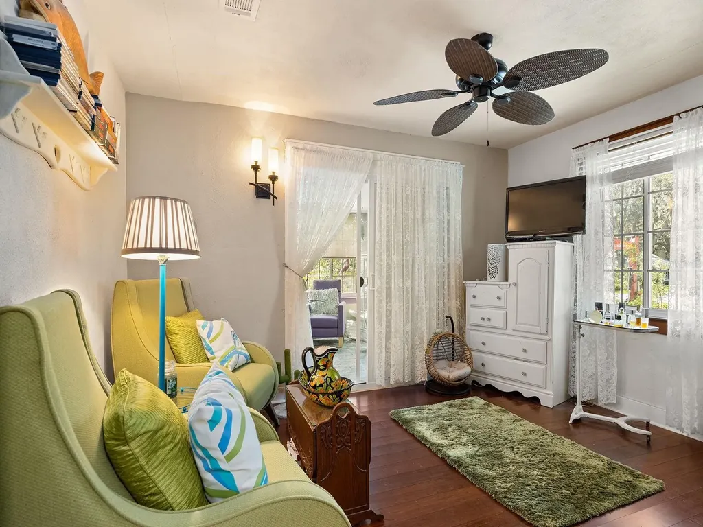 335 Simpson Mount Dora FL 32757