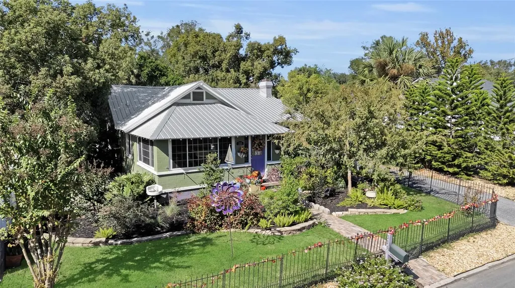 335 Simpson Mount Dora FL 32757
