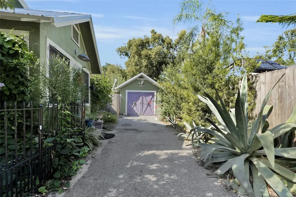 335 Simpson Mount Dora FL 32757