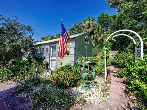 335 Simpson Mount Dora FL 32757