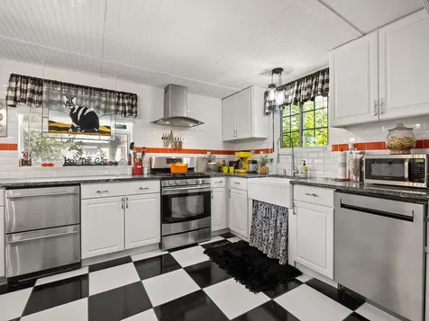 335 Simpson Mount Dora FL 32757