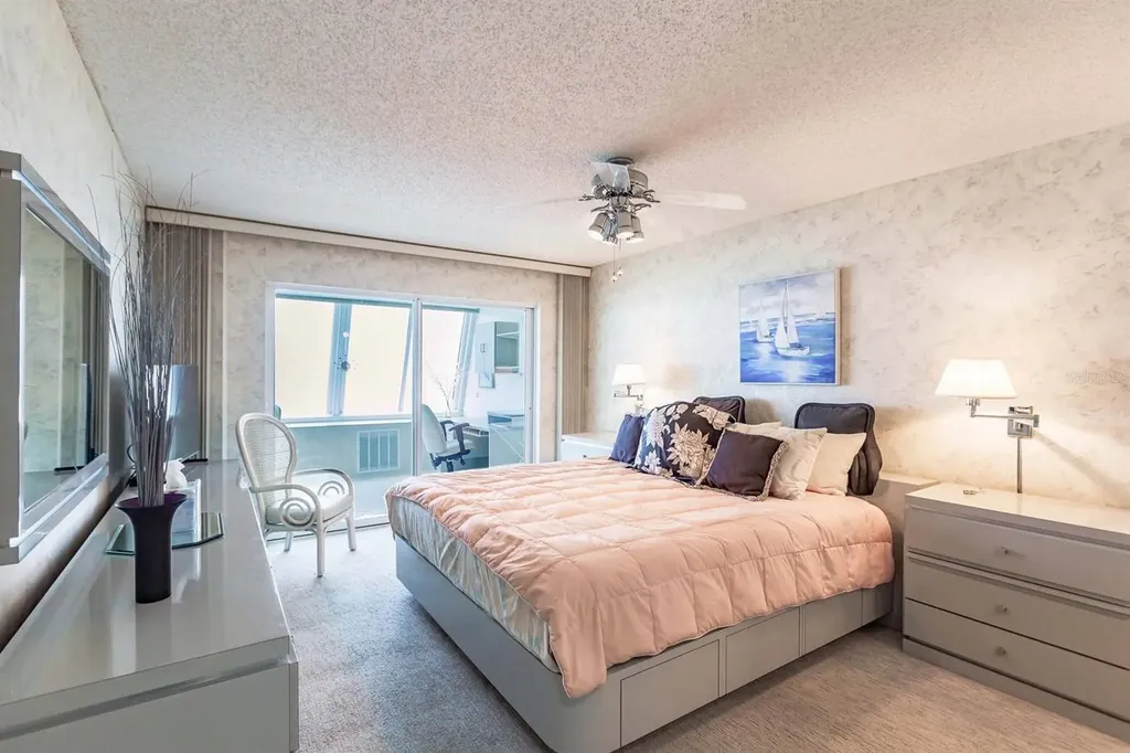 1055 W Peppertree Drive Sarasota FL 34242