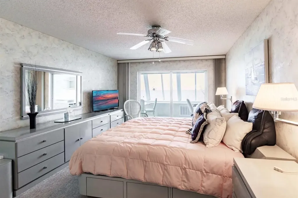 1055 W Peppertree Drive Sarasota FL 34242