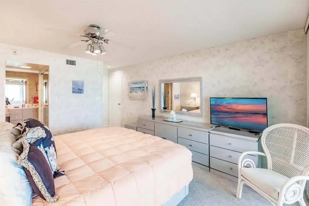 1055 W Peppertree Drive Sarasota FL 34242