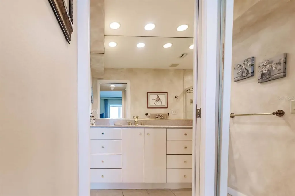 1055 W Peppertree Drive Sarasota FL 34242