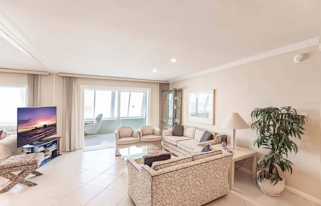 1055 W Peppertree Drive Sarasota FL 34242