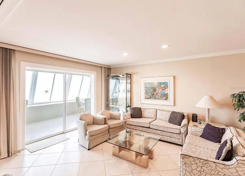 1055 W Peppertree Drive Sarasota FL 34242