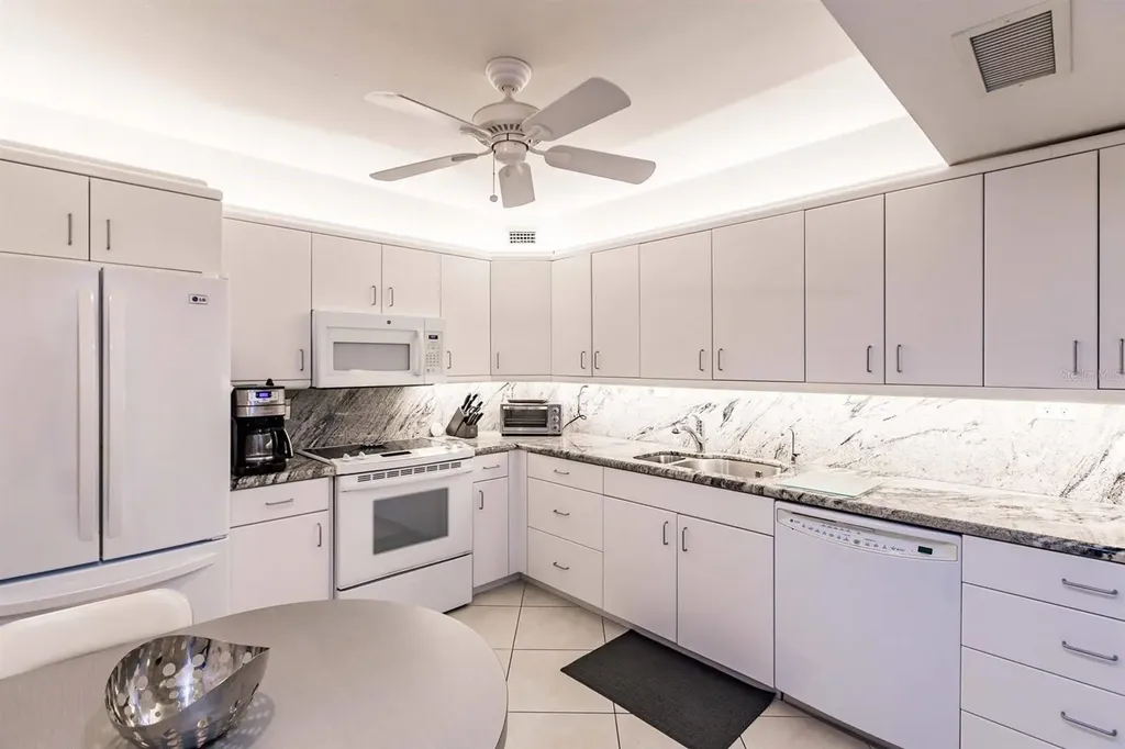1055 W Peppertree Drive Sarasota FL 34242
