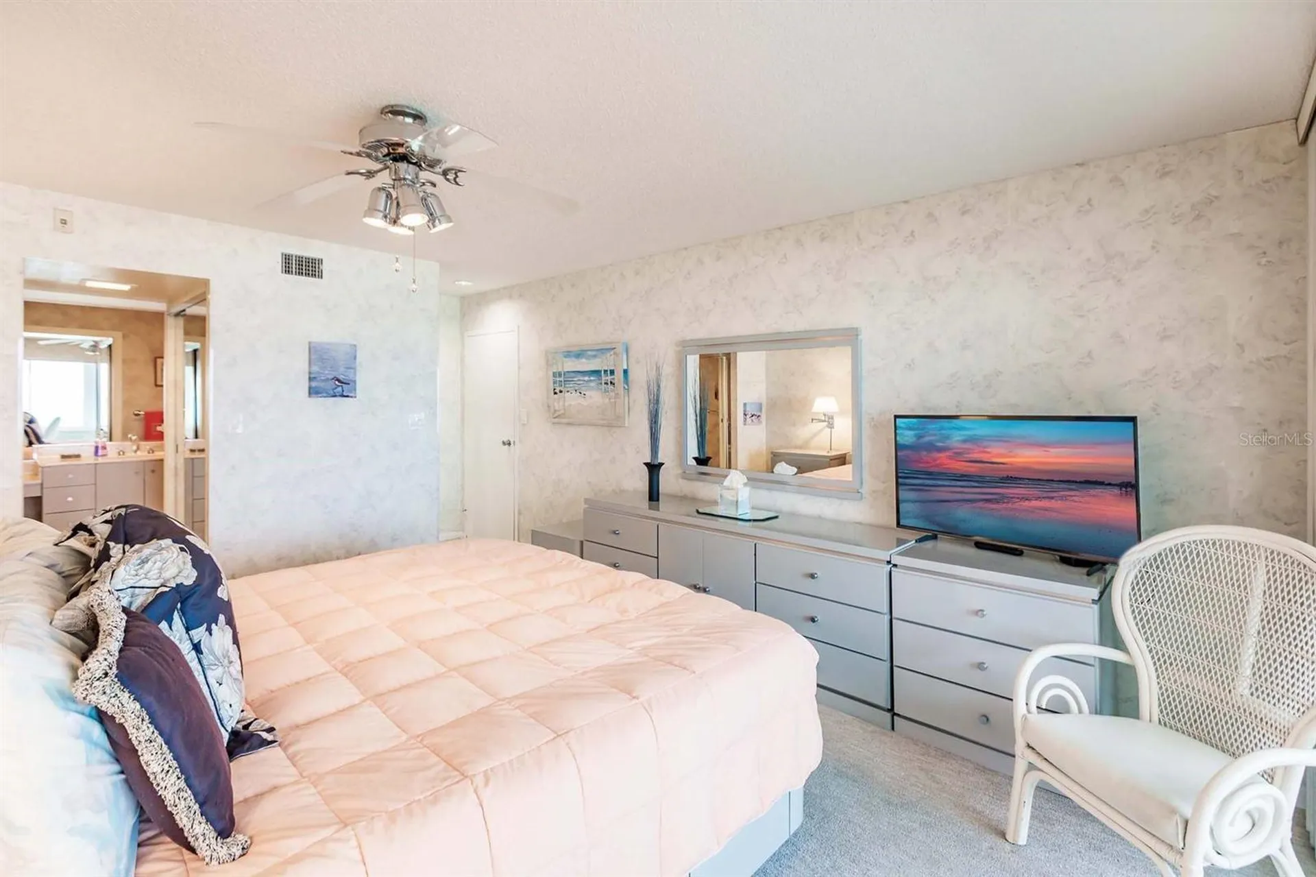 1055 W Peppertree Drive Sarasota FL 34242