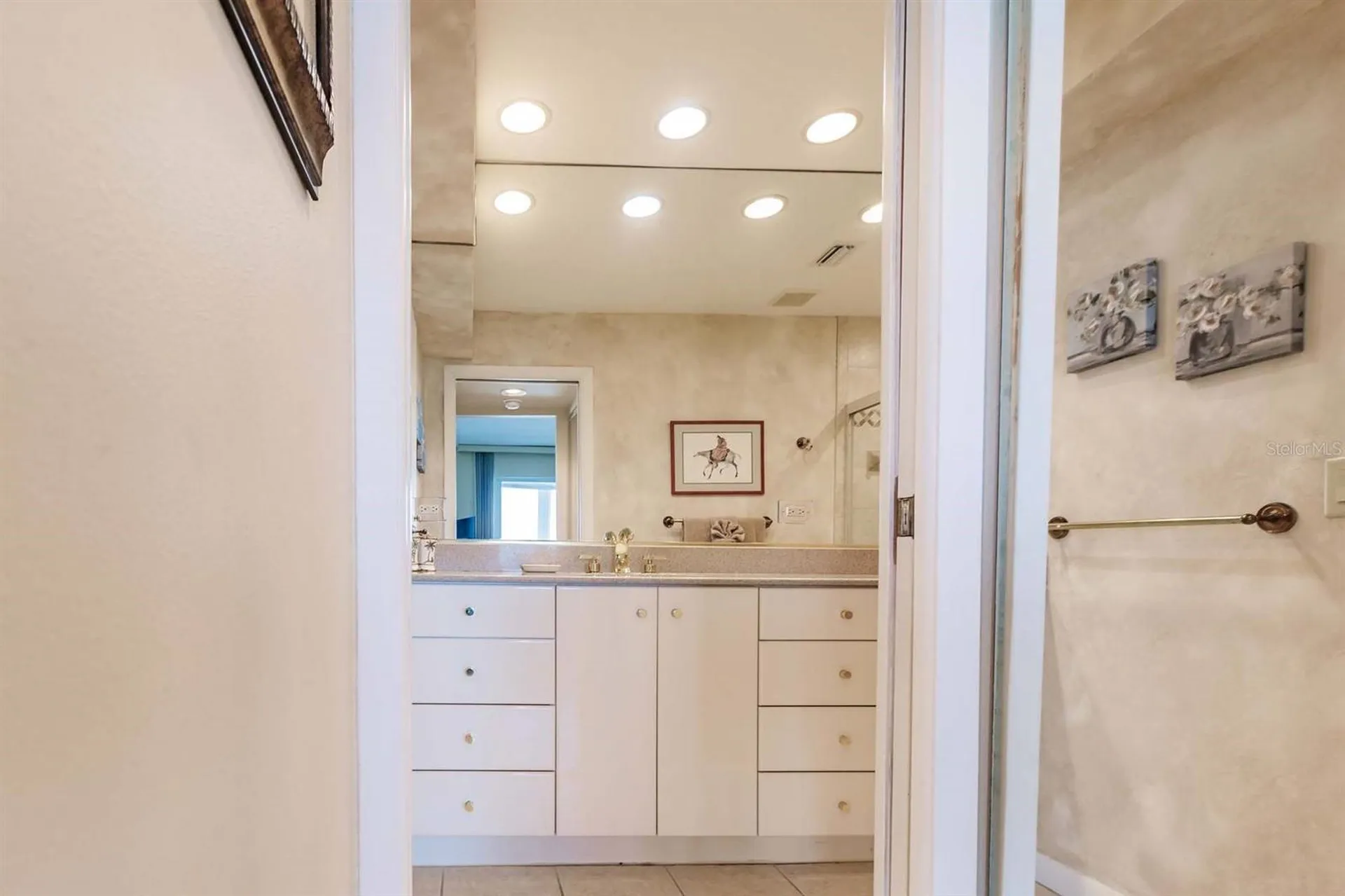 1055 W Peppertree Drive Sarasota FL 34242