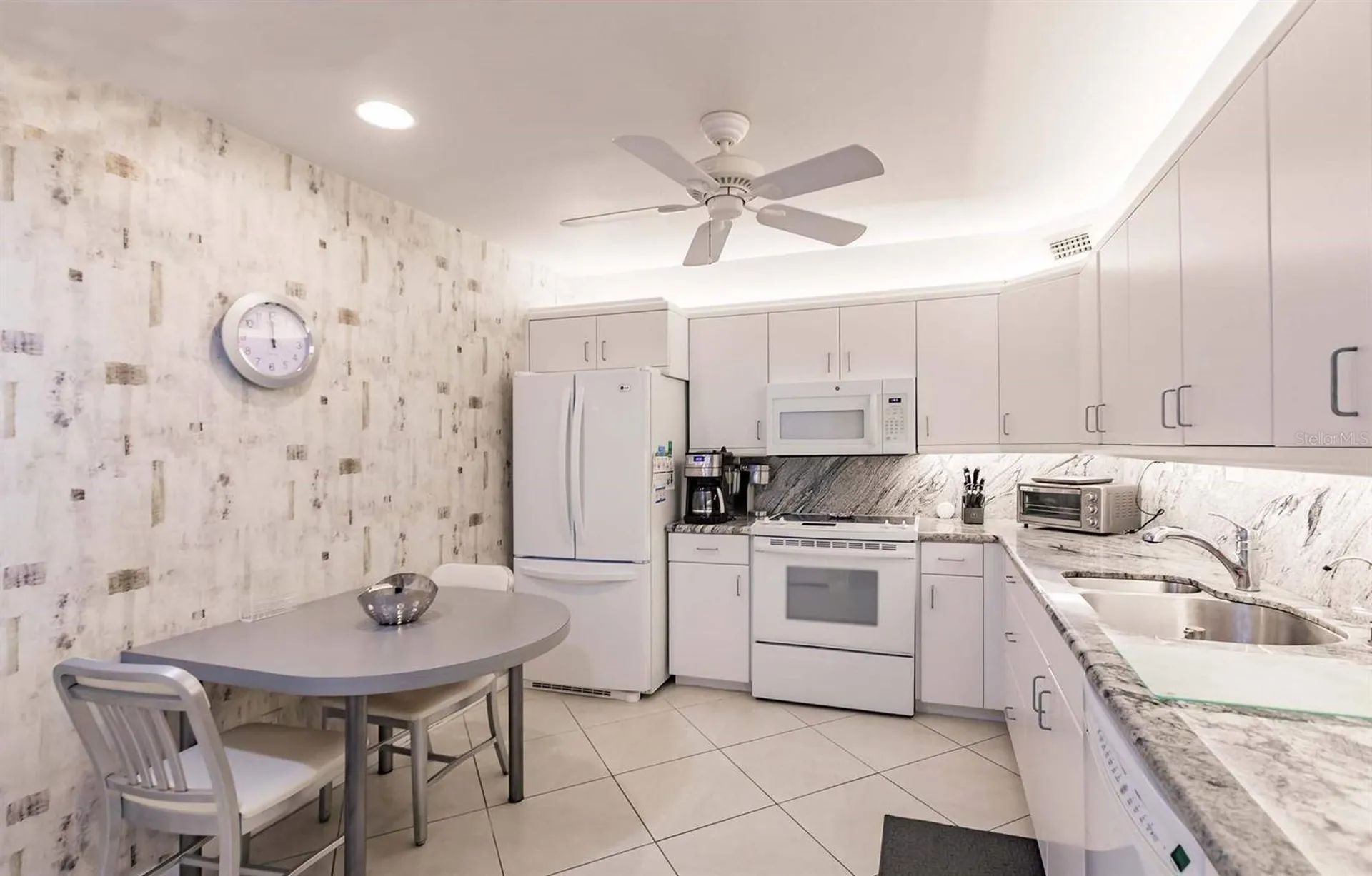 1055 W Peppertree Drive Sarasota FL 34242
