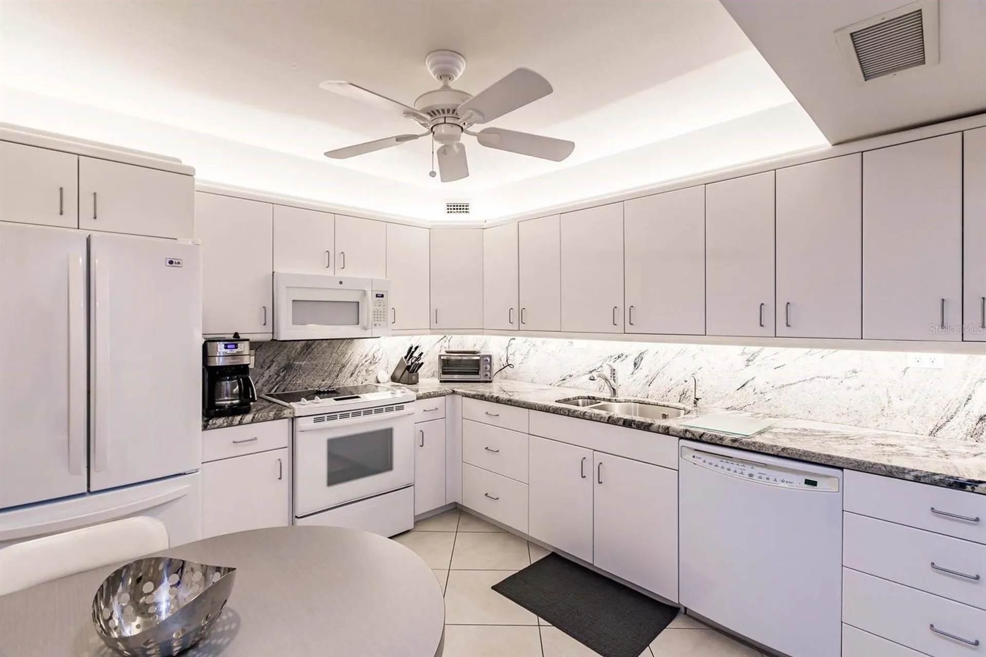 1055 W Peppertree Drive Sarasota FL 34242