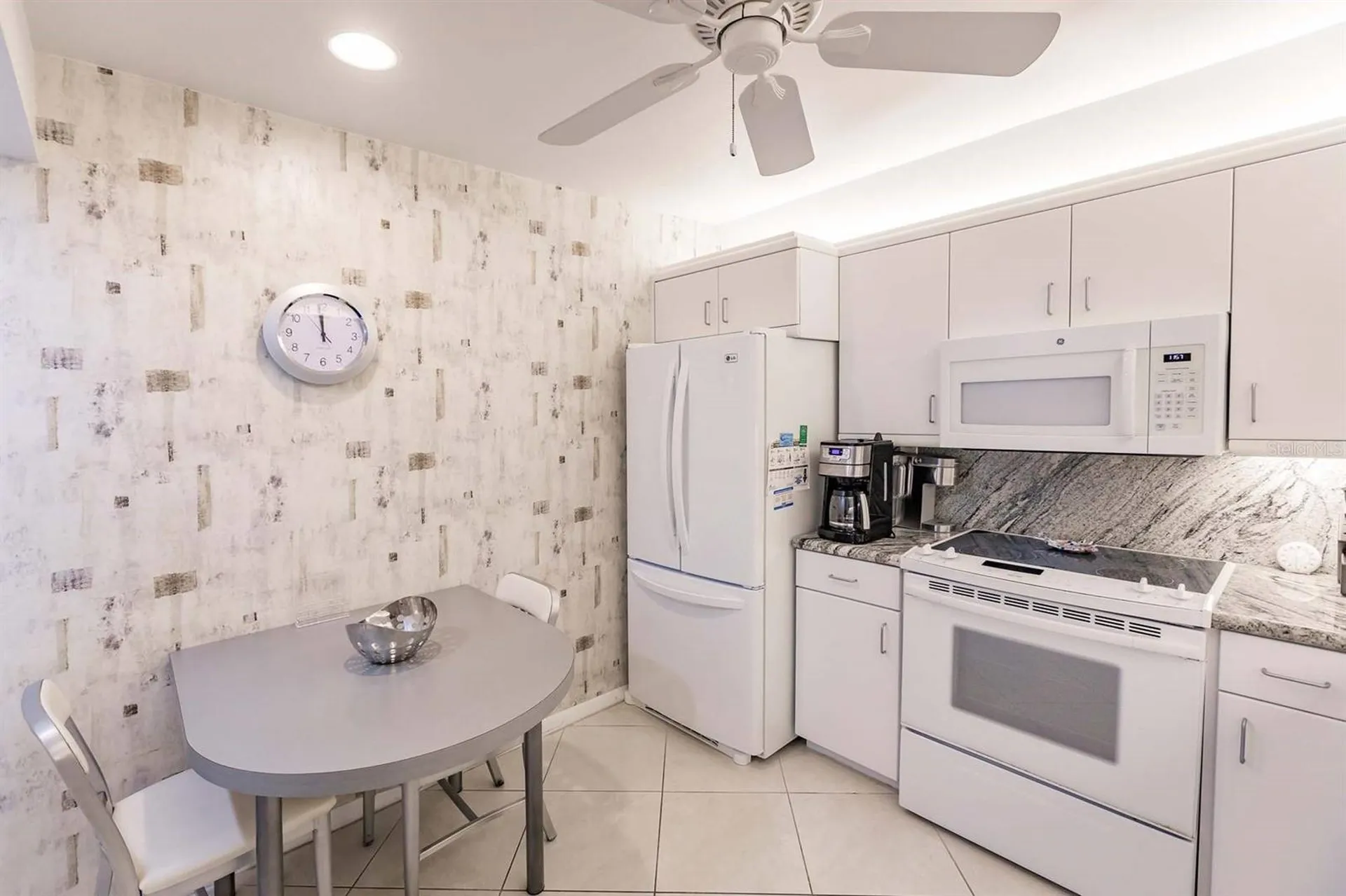 1055 W Peppertree Drive Sarasota FL 34242
