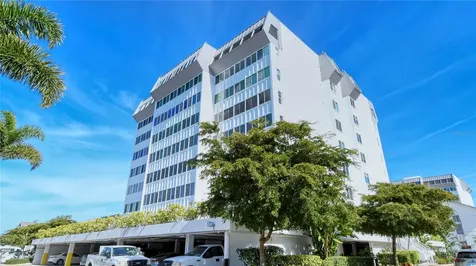1055 W Peppertree Drive Sarasota FL 34242