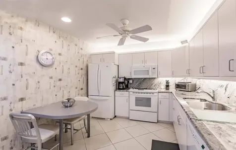 1055 W Peppertree Drive Sarasota FL 34242