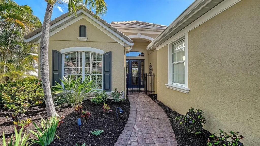 7325 Lake Forest Glen Lakewood Ranch FL 34202